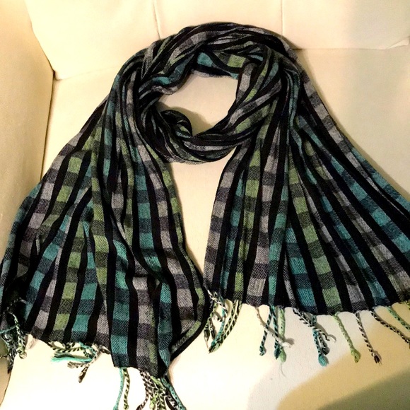 Green and Black Scarf - Picture 1 of 4
